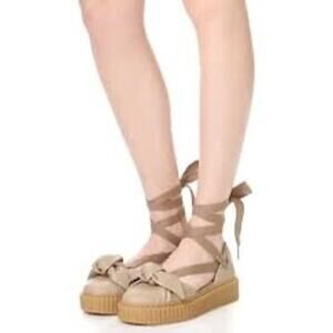 Puma FENTY Rihanna Bow Creeper Sandal Natural Oatmeal Size 8 RARE Lace-Up Flats